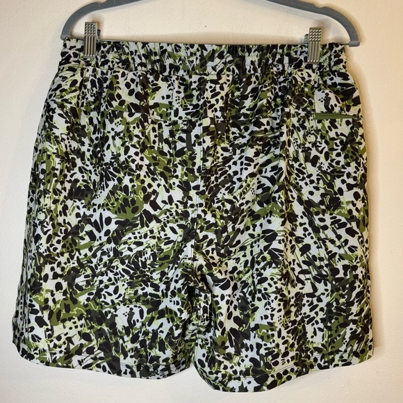 Lululemon Men’s Green, White and Black Pool Short 7” Size Large NWT - Picture 5 of 6